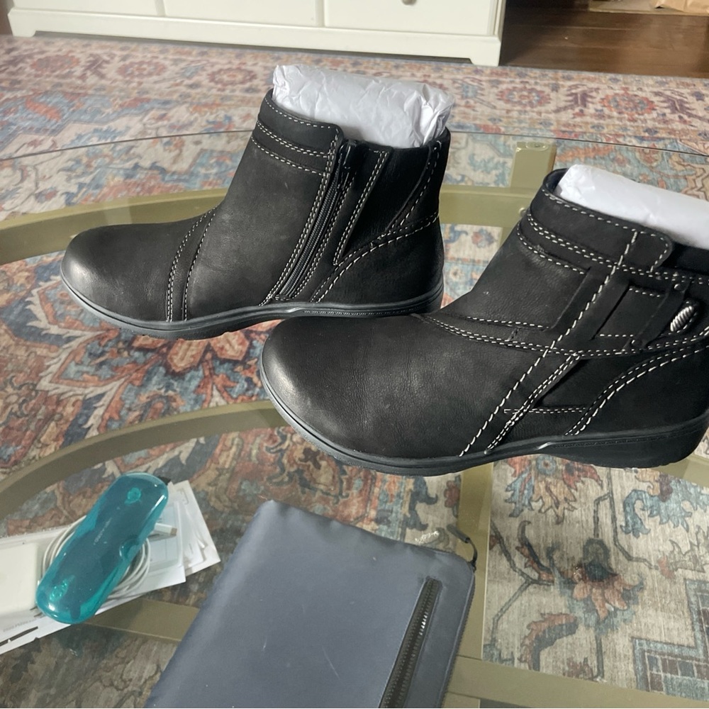 Clark’s Carleigh size 7